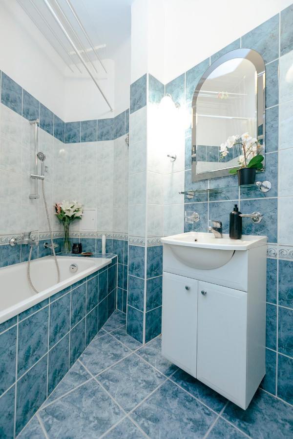 Wilcza 3 Blue - 260 Metrow Od Ambasady Usa - Better Rental Warszawa Eksteriør bilde
